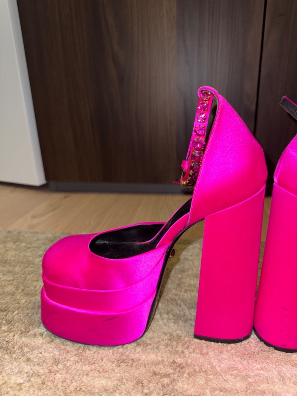 Versace Medusa Platform Pump (Fuchsia Satin) Size 37 - Picture 7 of 13